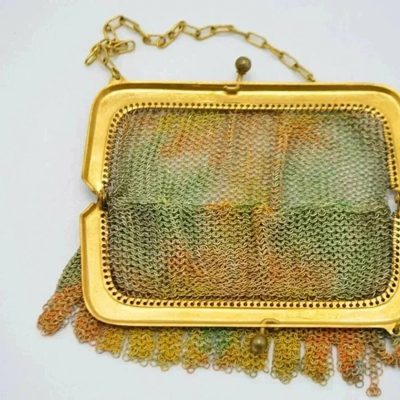 WHITING DAVIS Painted Metal Mesh Floral Coin Small - Picture 7 of 8